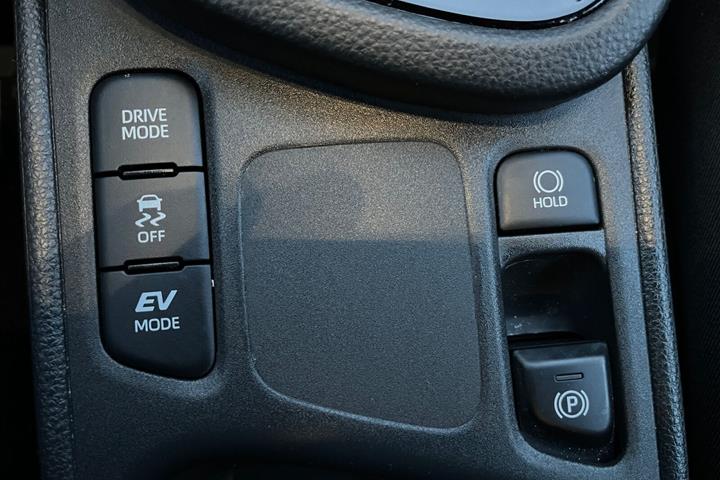 Blå Toyota Yaris Cross fra 2024