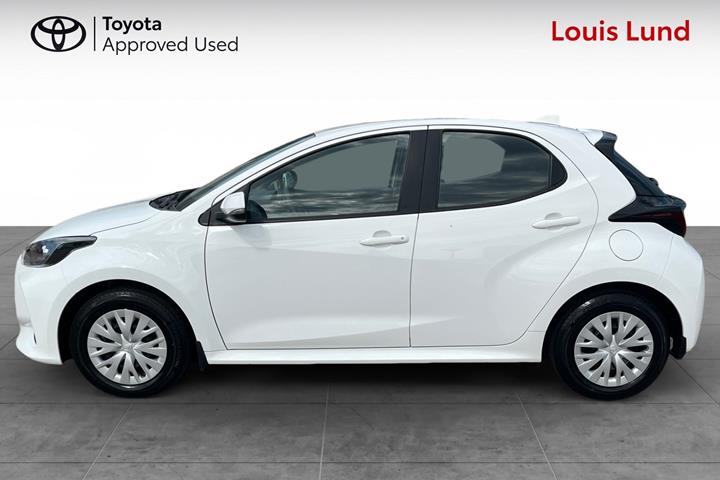 Hvid Toyota Yaris fra 2024