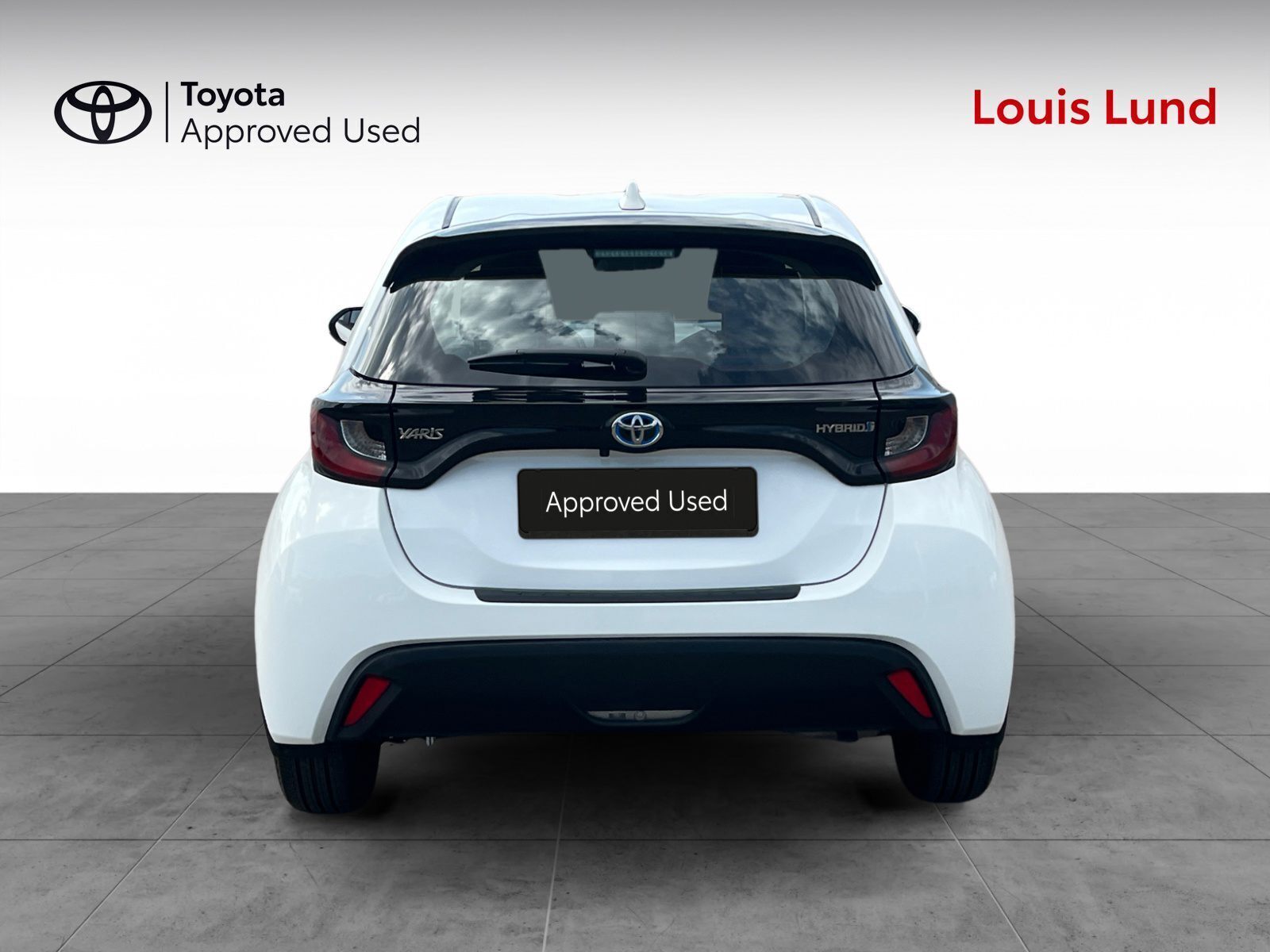 Hvid Toyota Yaris fra 2024