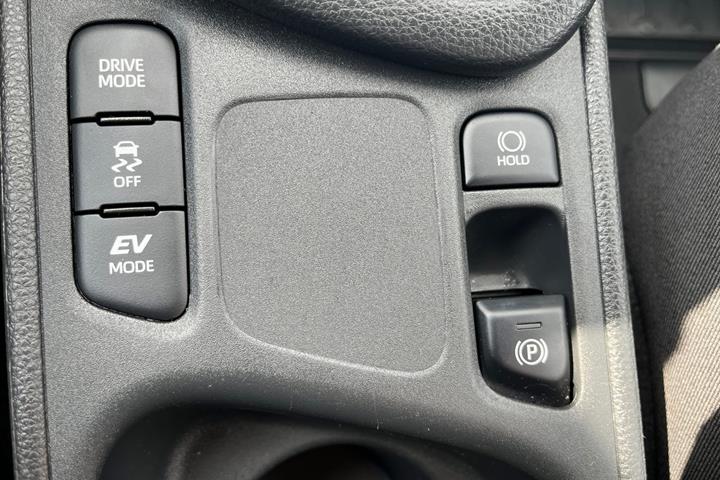 Hvid Toyota Yaris fra 2024