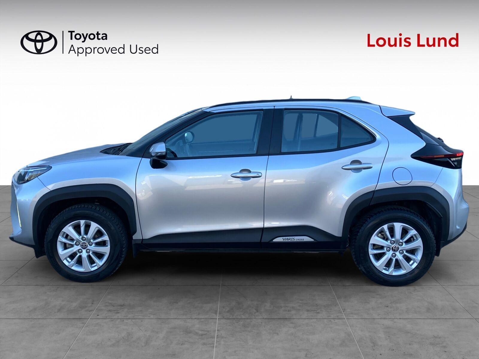 Sølv Toyota Yaris Cross fra 2023