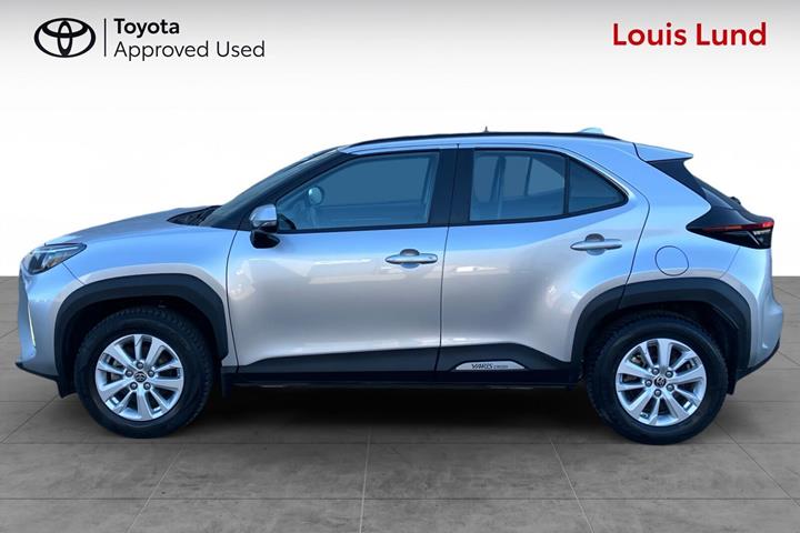 Sølv Toyota Yaris Cross fra 2023