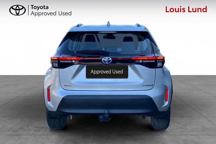 Sølv Toyota Yaris Cross fra 2023