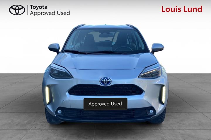Sølv Toyota Yaris Cross fra 2023