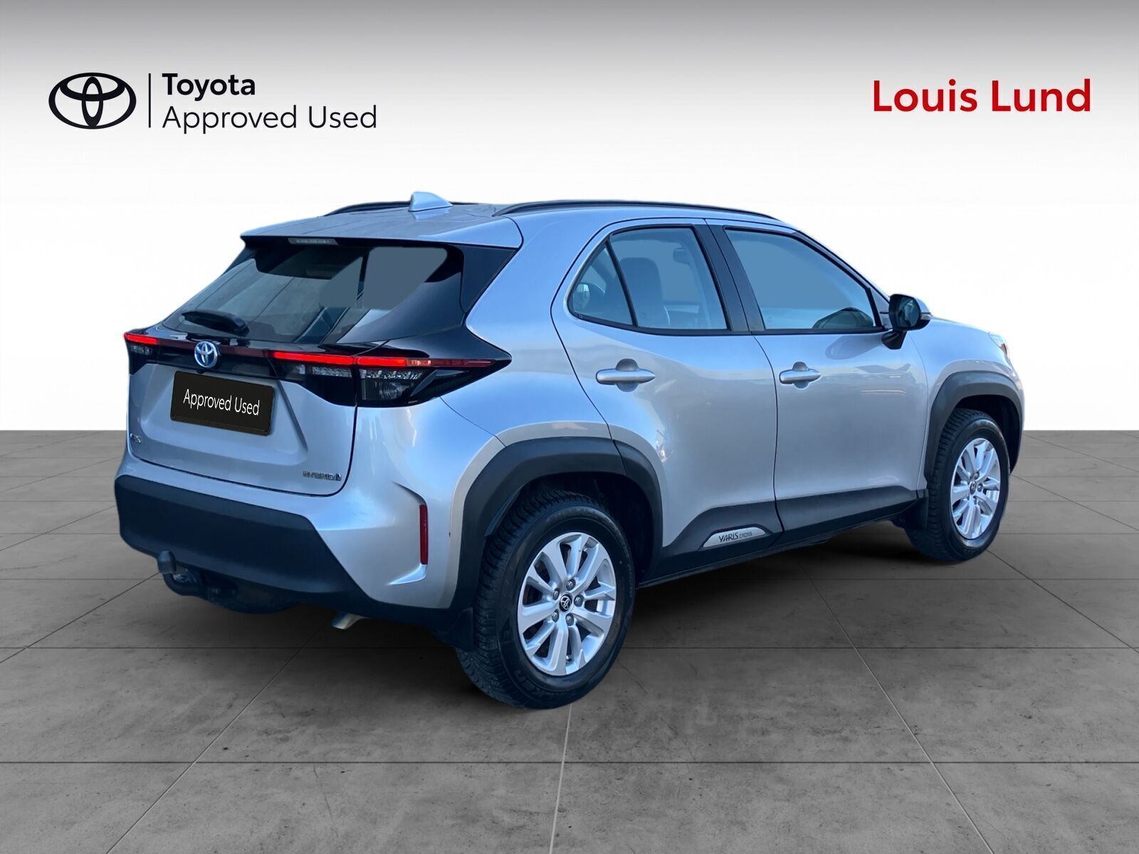 Sølv Toyota Yaris Cross fra 2023