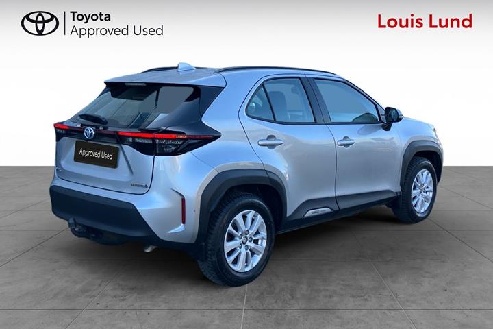 Sølv Toyota Yaris Cross fra 2023