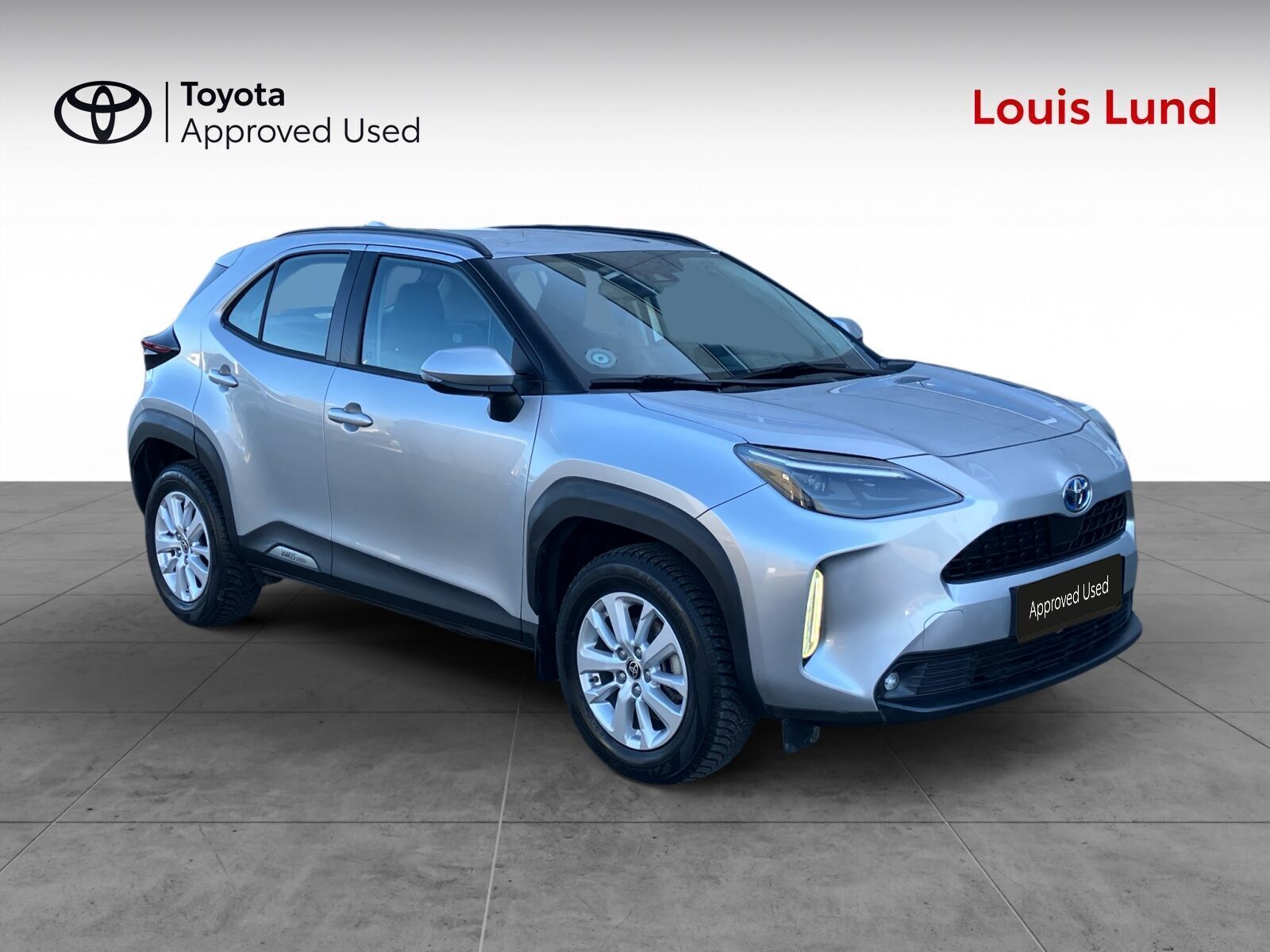 Sølv Toyota Yaris Cross fra 2023
