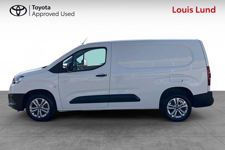 Hvid Toyota ProAce City fra 2022