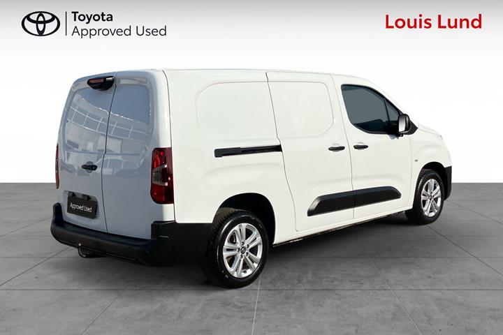 Hvid Toyota ProAce City fra 2022