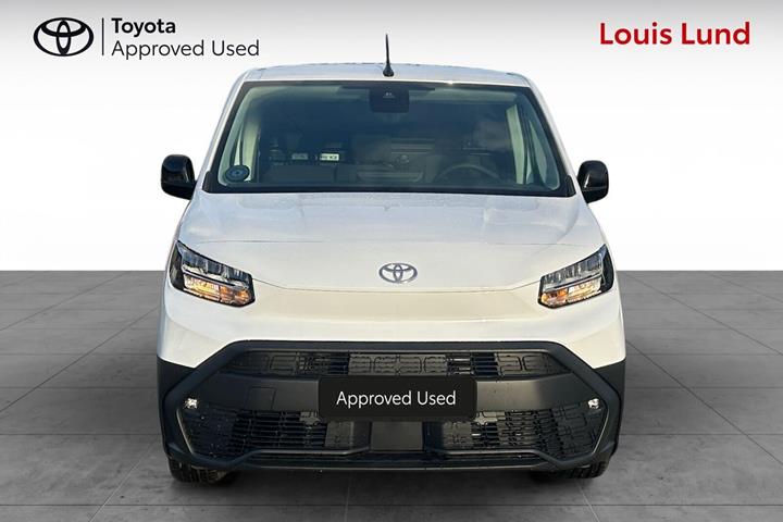 Hvid Toyota ProAce City fra 2025