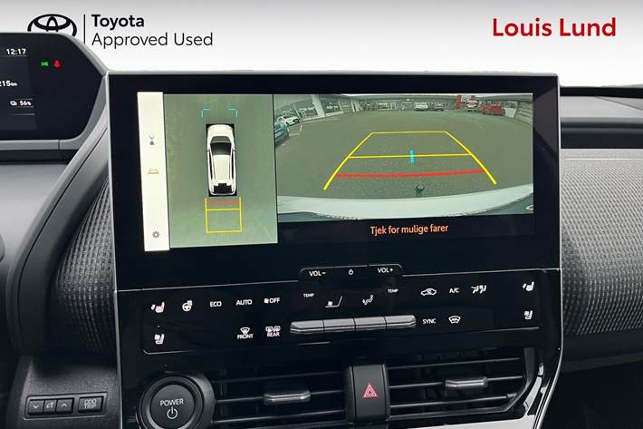 Hvid Toyota BZ4X fra 2025