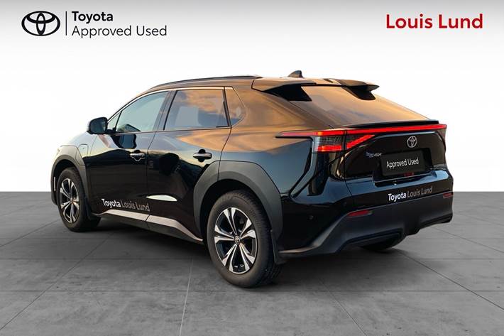 Sort Toyota BZ4X fra 2025