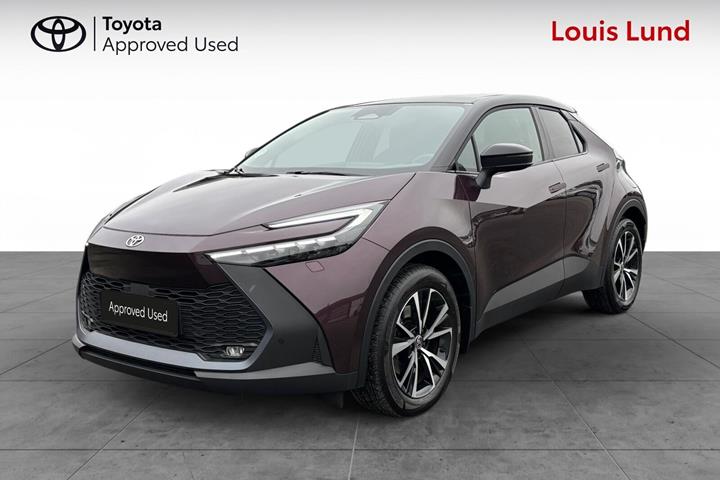 Brun Toyota C-HR fra 2025 set udefra