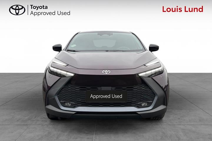 Brun Toyota C-HR fra 2025
