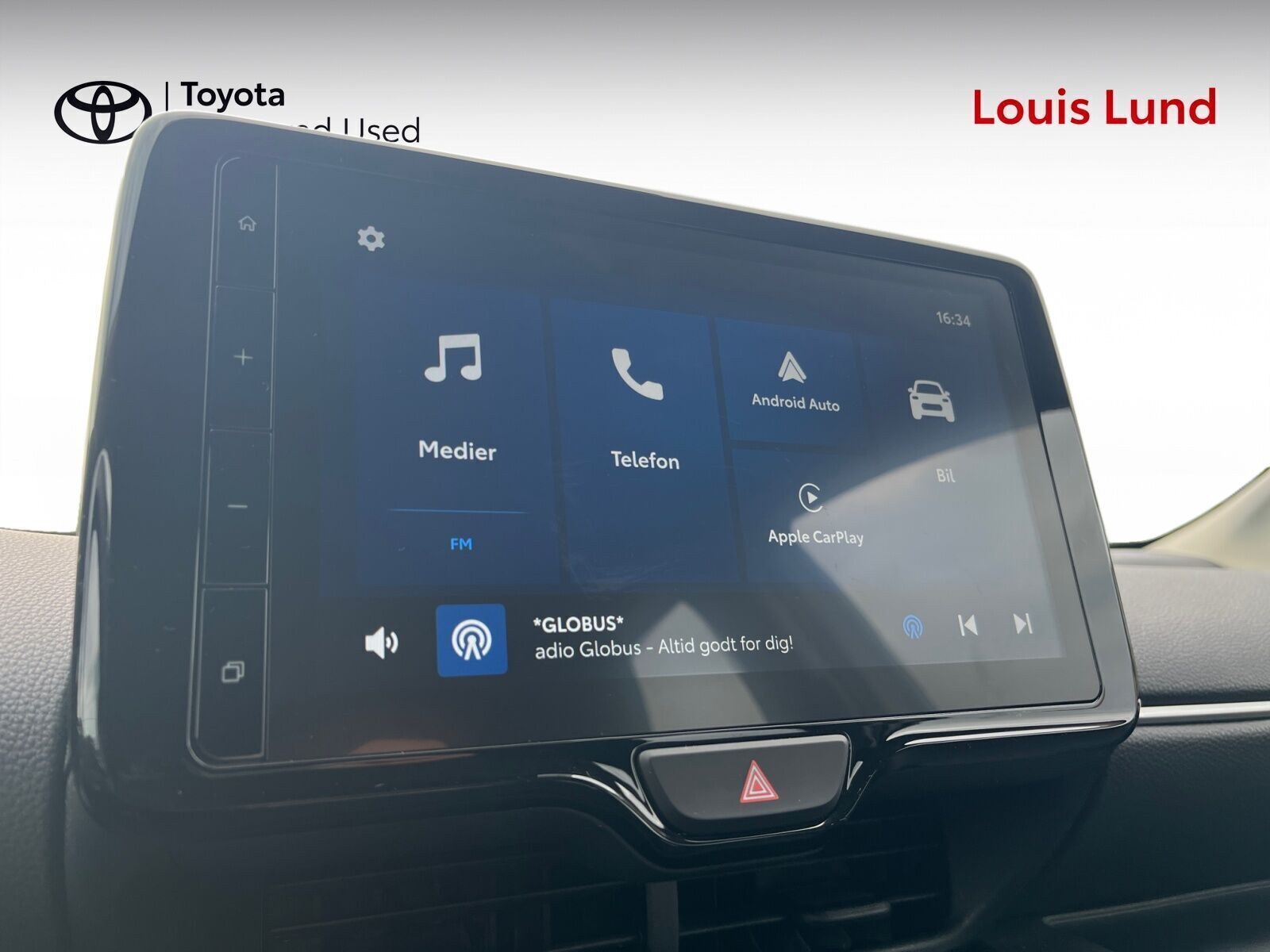 Hvid Toyota Yaris fra 2024