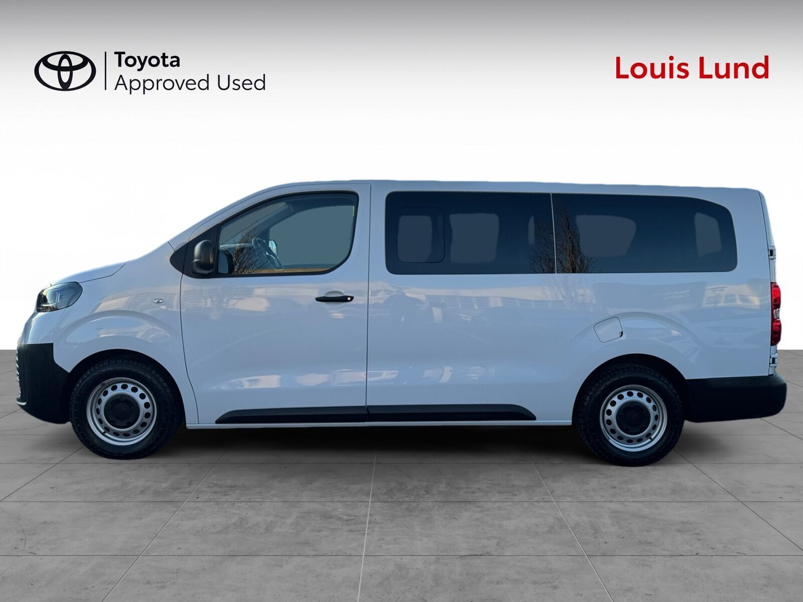 Hvid Toyota Proace Verso fra 2024