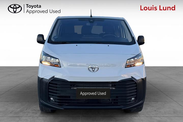 Hvid Toyota Proace Verso fra 2024