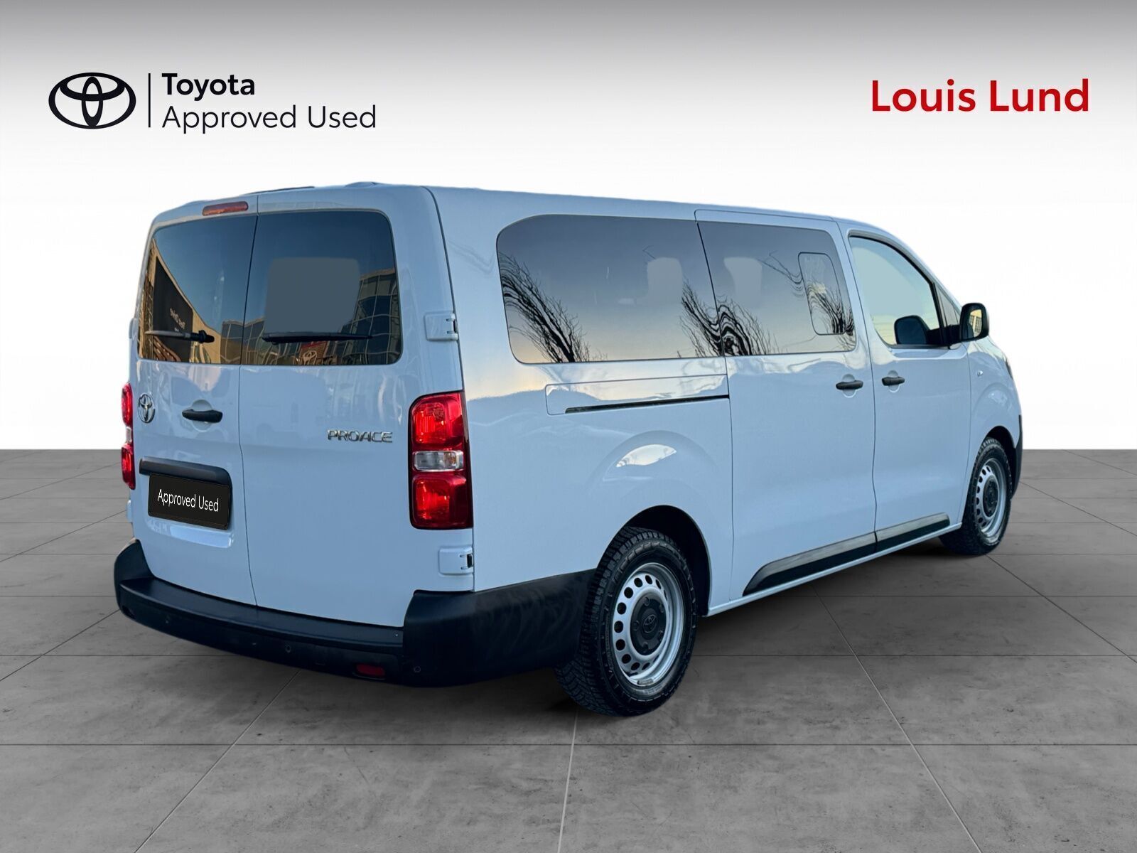 Hvid Toyota Proace Verso fra 2024