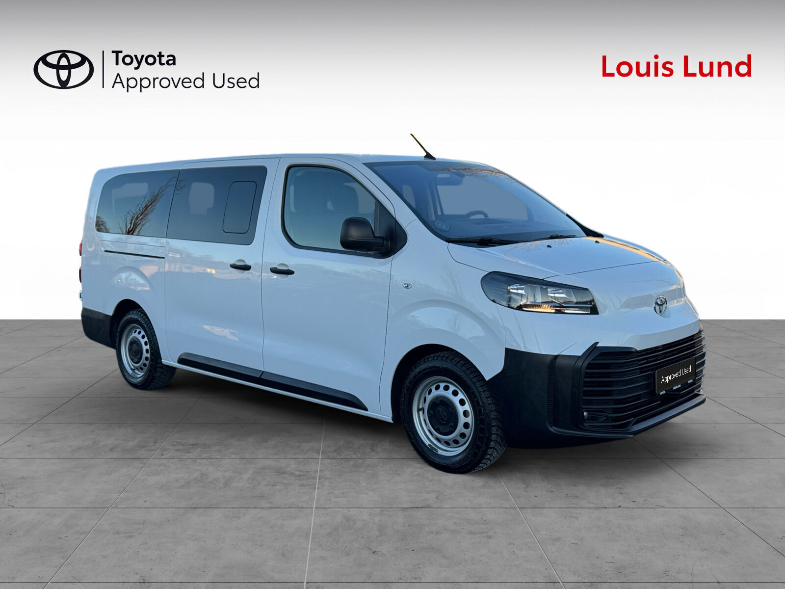 Hvid Toyota Proace Verso fra 2024