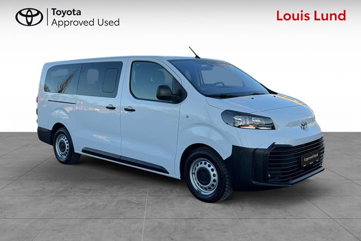 Hvid Toyota Proace Verso fra 2024
