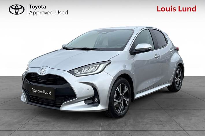 Sølv Toyota Yaris fra 2024 set udefra