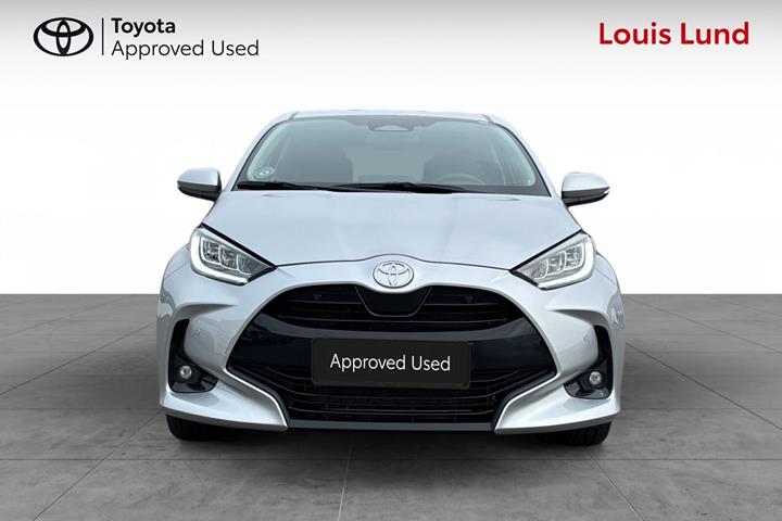 Sølv Toyota Yaris fra 2024