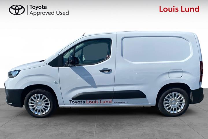 Hvid Toyota ProAce City fra 2024