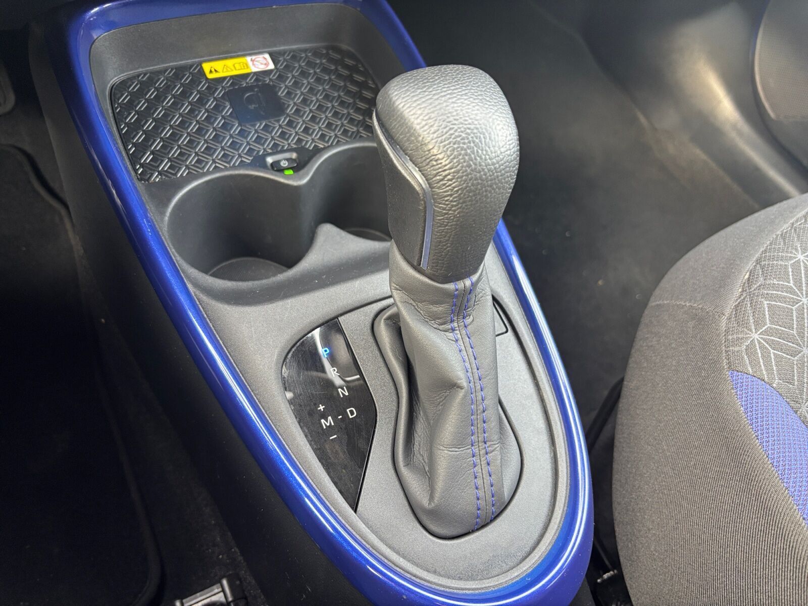 Blå Toyota Aygo X fra 2024