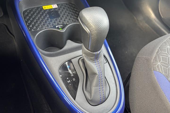 Blå Toyota Aygo X fra 2024