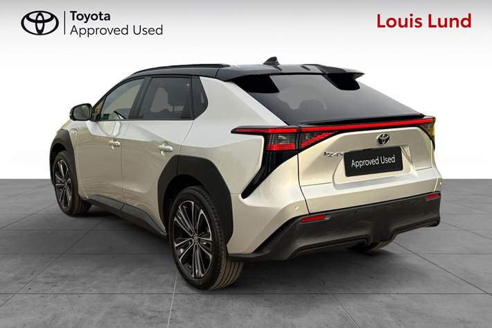 Sort Toyota BZ4X fra 2024