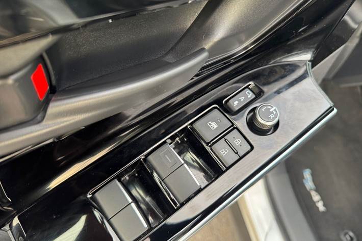 Sort Toyota BZ4X fra 2024