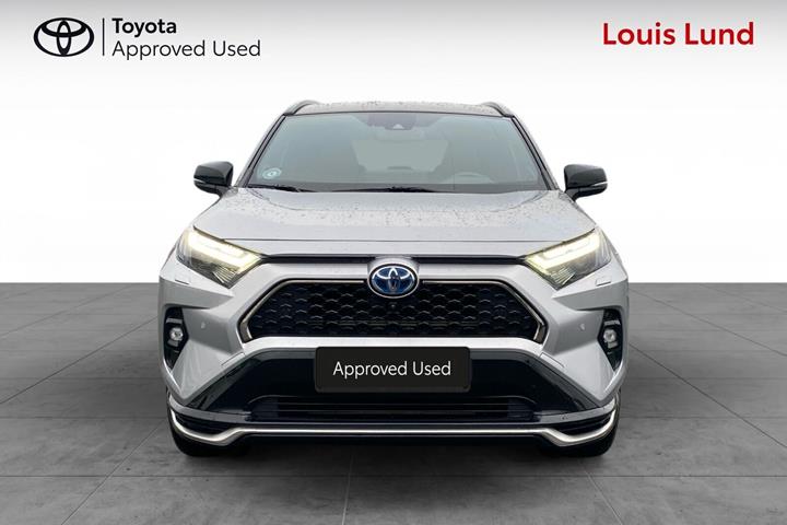 Grå Toyota RAV4 Plug-in fra 2024