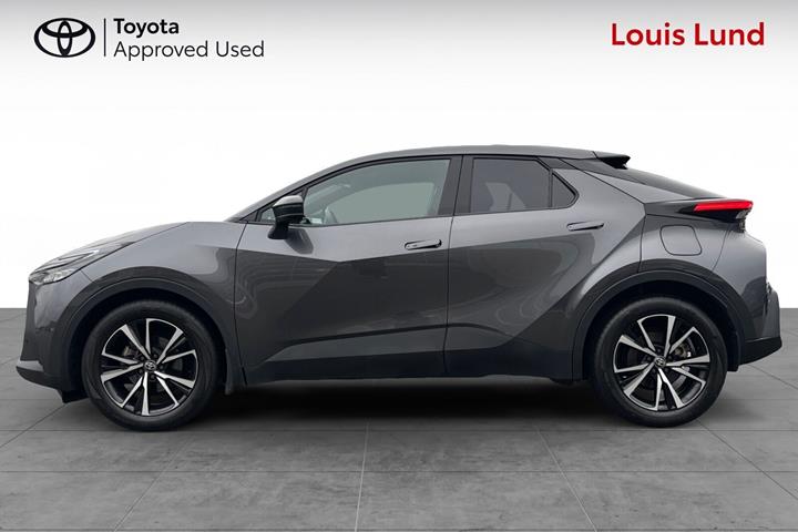 Grå Toyota C-HR fra 2024