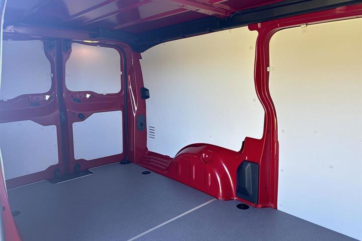 Rød Toyota ProAce fra 2024