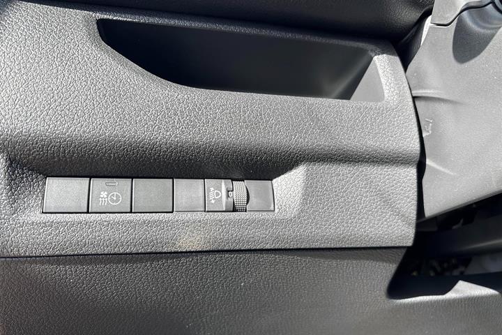 Rød Toyota ProAce fra 2024