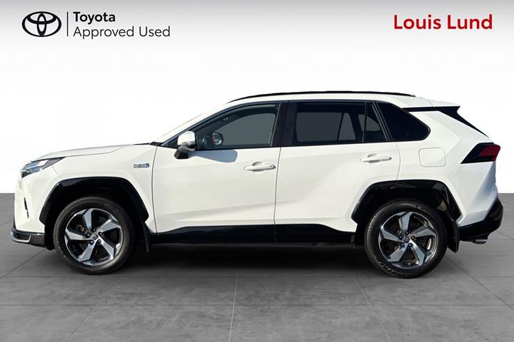 Hvid Toyota RAV4 Plug-in fra 2022