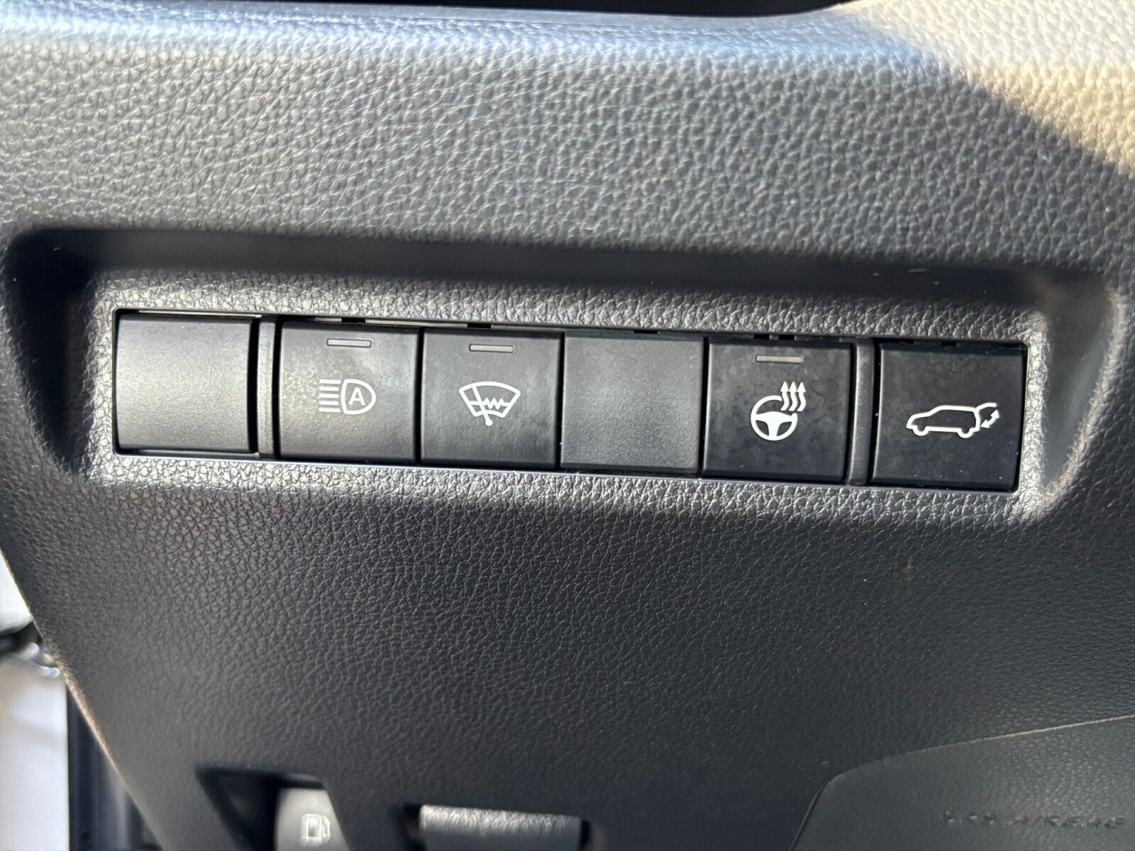 Hvid Toyota RAV4 Plug-in fra 2022
