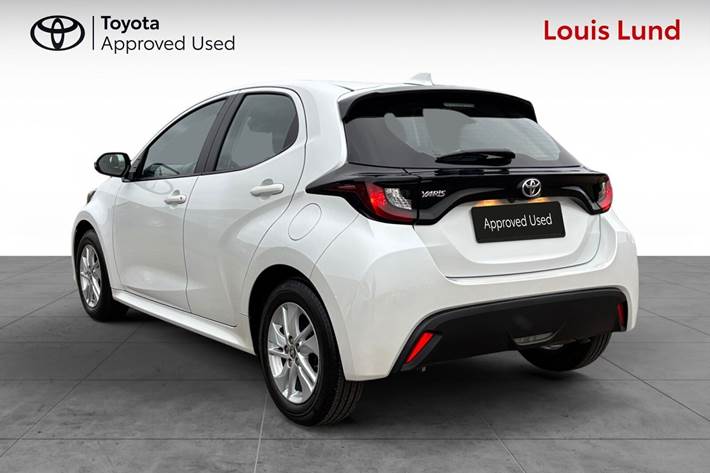Hvid Toyota Yaris fra 2022