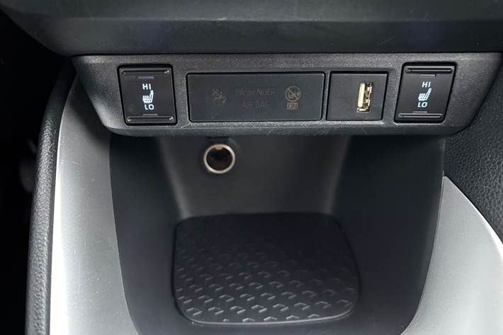 Hvid Toyota Yaris fra 2022