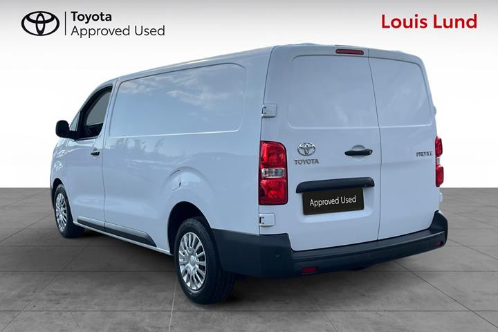 Hvid Toyota ProAce fra 2022