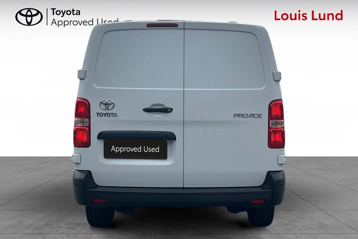 Hvid Toyota ProAce fra 2022