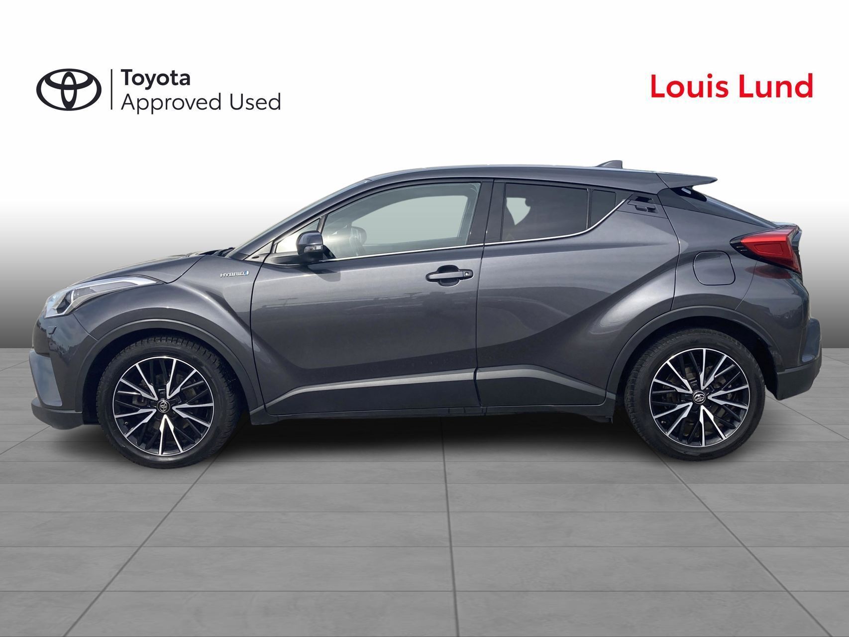 Grå Toyota C-HR fra 2018