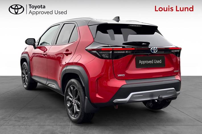 Rød Toyota Yaris Cross fra 2022