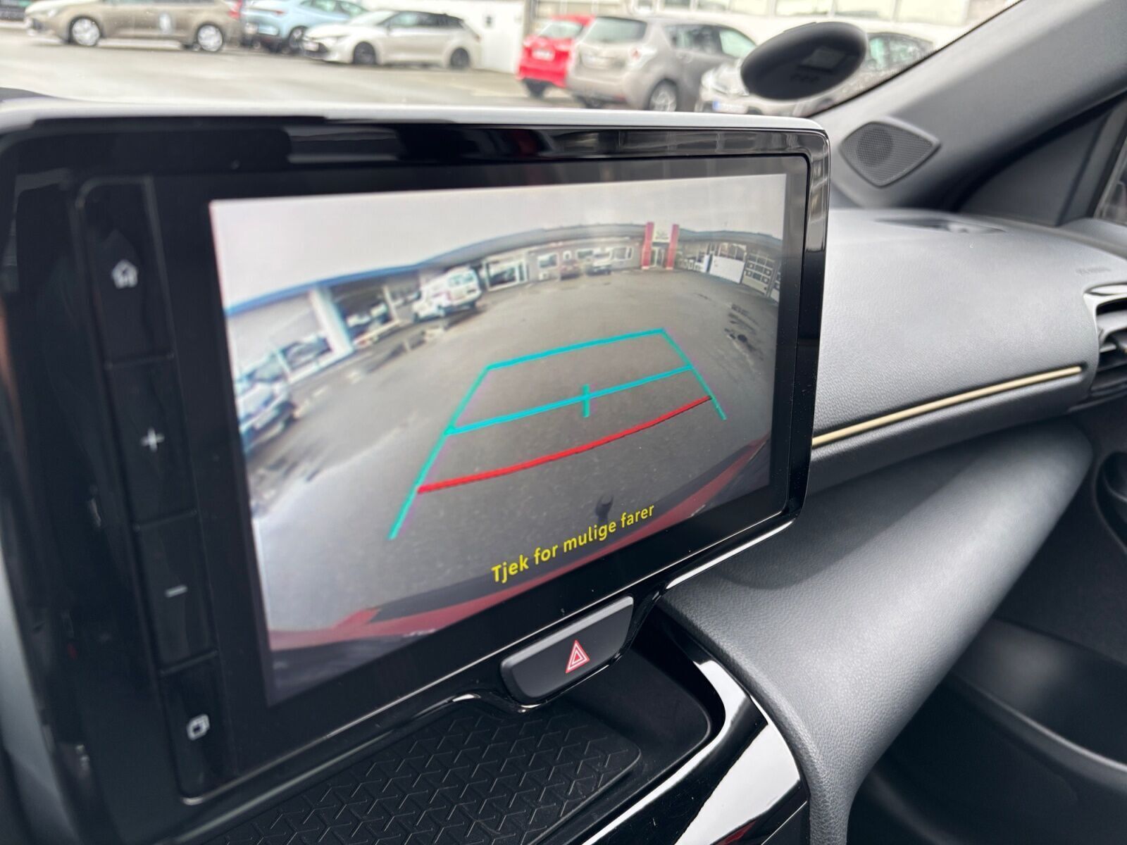 Rød Toyota Yaris Cross fra 2022