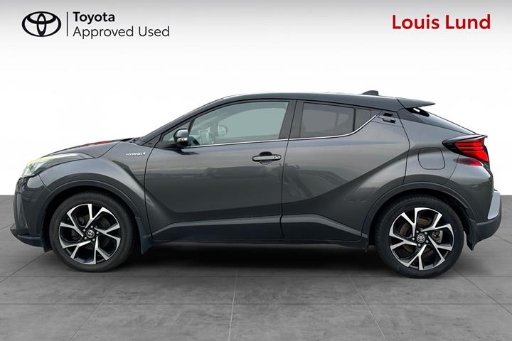 Grå Toyota C-HR fra 2021