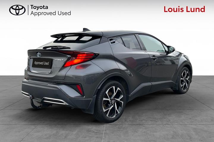 Grå Toyota C-HR fra 2021