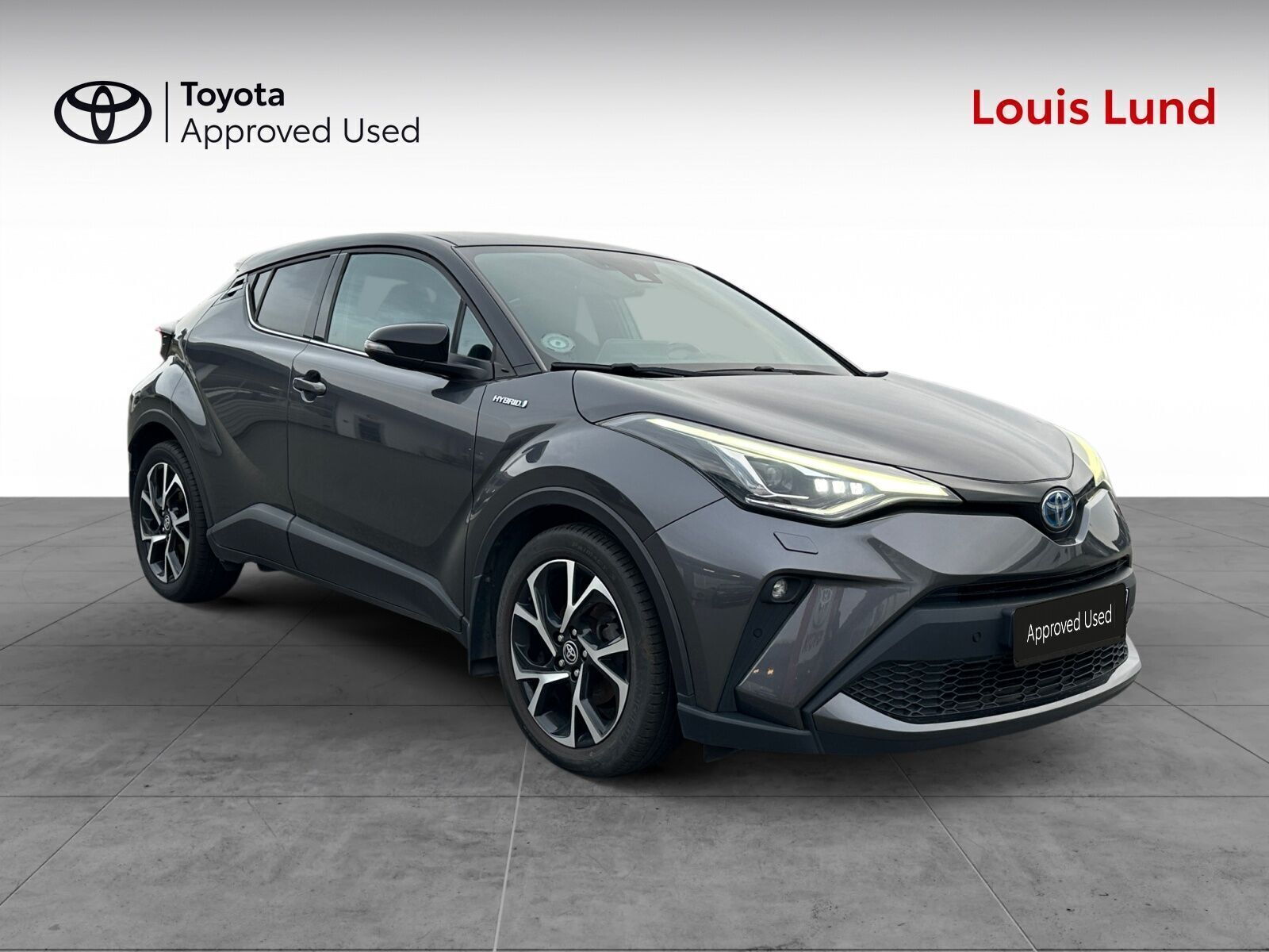 Grå Toyota C-HR fra 2021