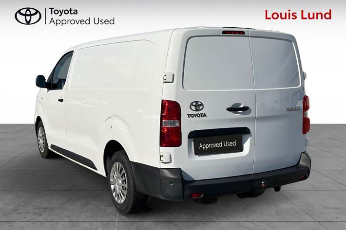 Hvid Toyota ProAce fra 2021