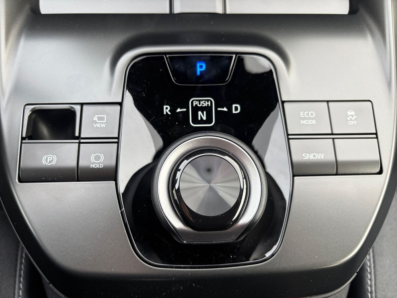 Grå Toyota C-HR+ fra 2026