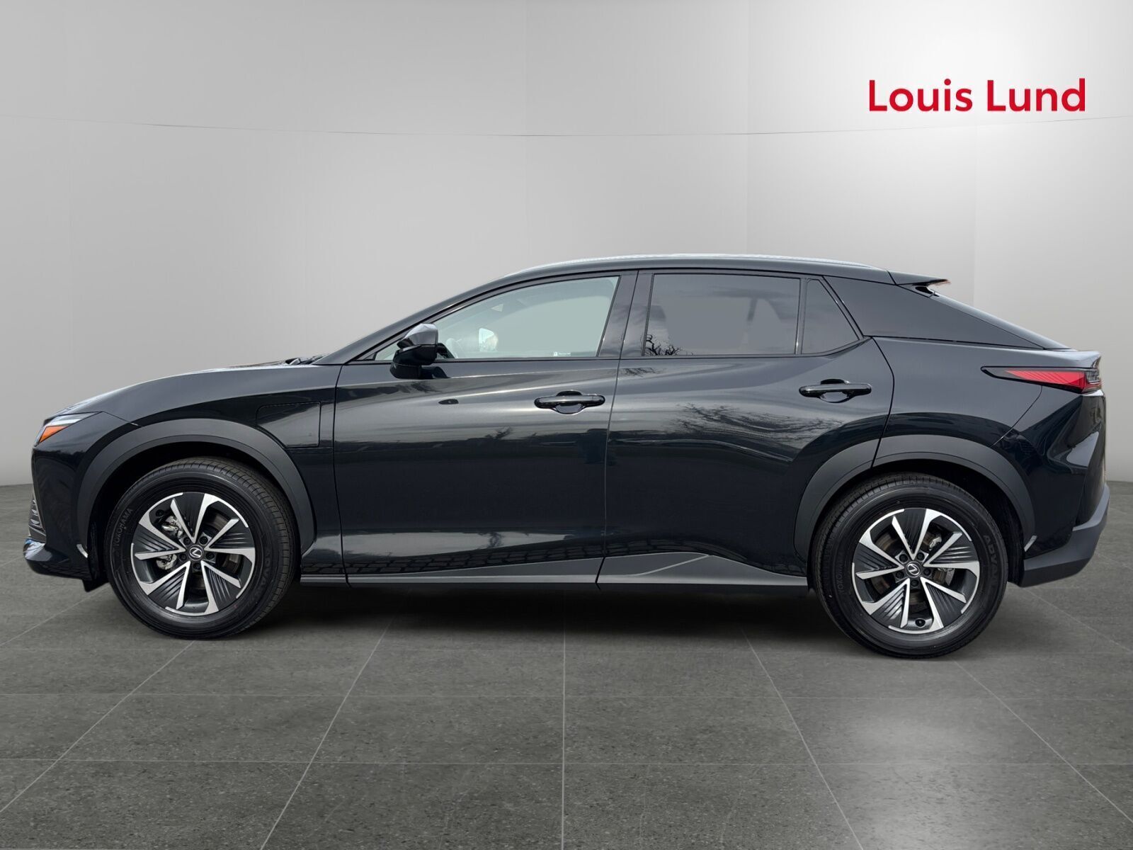 Sort Lexus RZ fra 2025